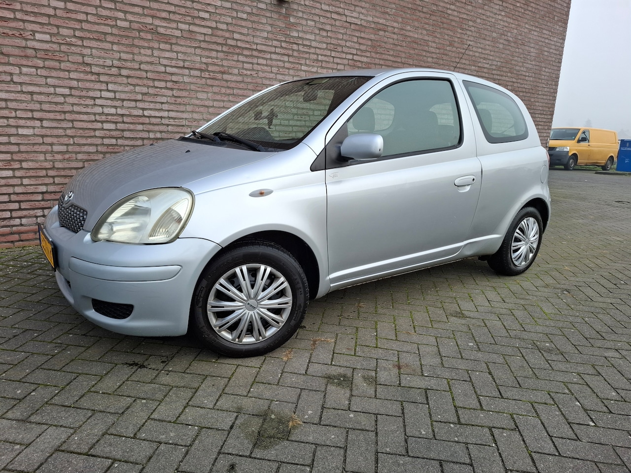 Toyota Yaris - 1.3 VVT-i Sol +Winterset - AutoWereld.nl