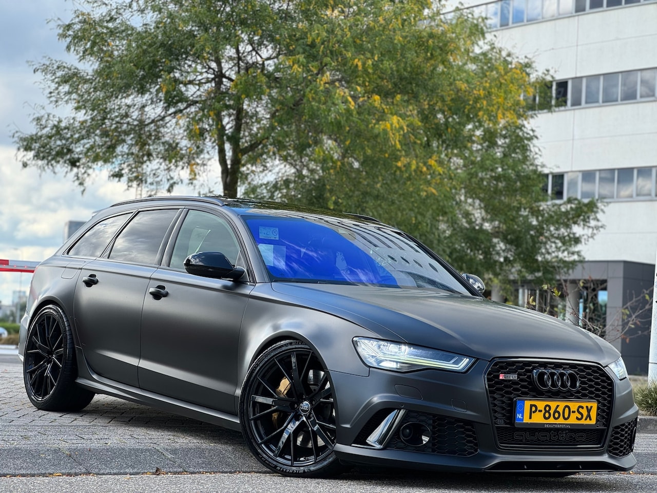 Audi RS6 - 4.0 TFSI 650PK+ V8 Quattro Akrapovic.2xPano.HUD.21' - AutoWereld.nl