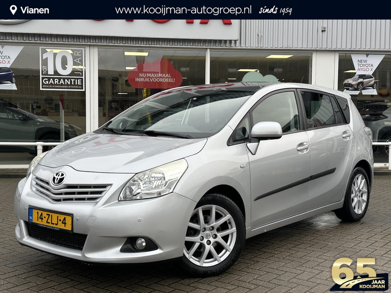 Toyota Verso - 1.8 VVT-i Dynamic Business Automaat, NL Auto, Veel Luxe + Trekhaak - AutoWereld.nl