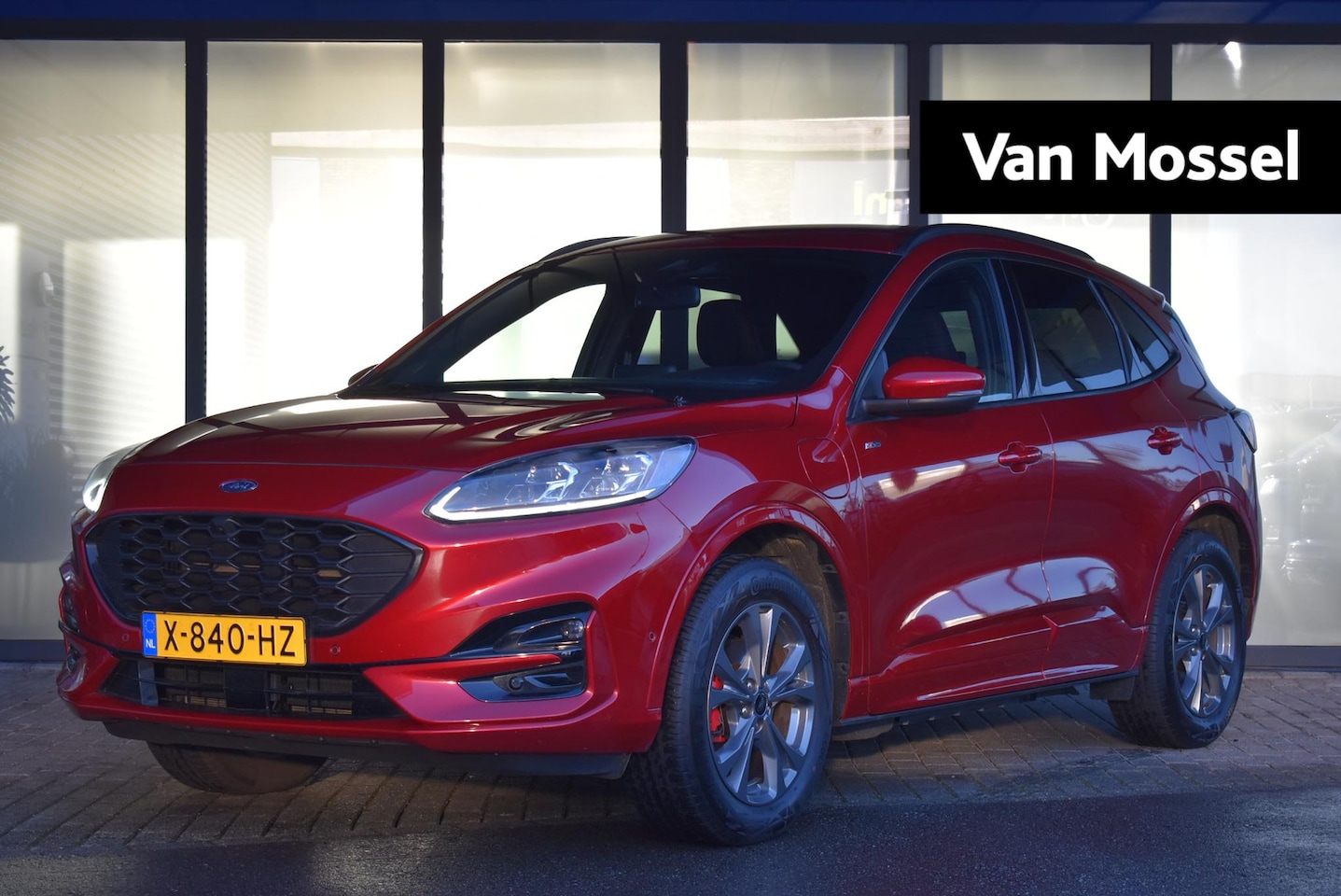 Ford Kuga - 2.5 PHEV ST-Line X 18'' | Unieke Kleur | Elek. Trekhaak | ACC | AGR Stoelen | Parkeersenso - AutoWereld.nl