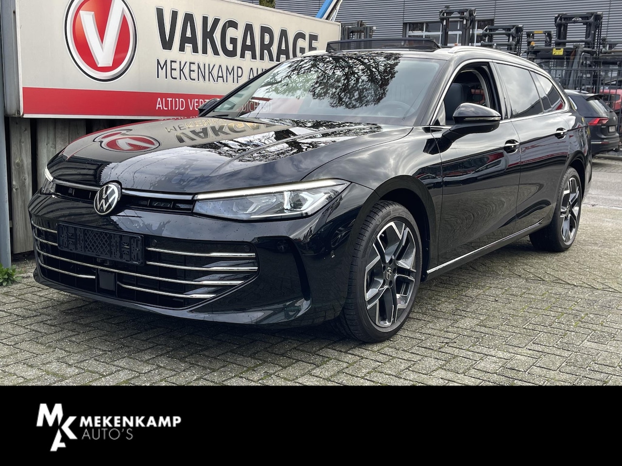 Volkswagen Passat Variant - 1.5 eTSI Elegance Business 18"/Panoramadak/Leder + memory/Stoelverwarming + koeling + mass - AutoWereld.nl