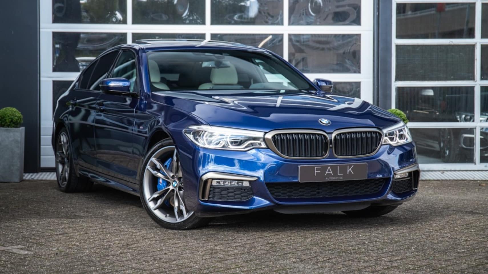 BMW 5-serie - 540i M Perf. 550i Uitv. Pano LED matrix massage Lage km stand - AutoWereld.nl