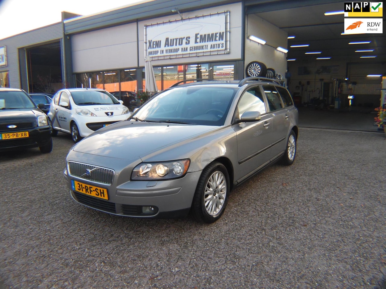 Volvo V50 - 2.0D Momentum|Airco|6 bak|LM-Velgen|Trekhaak|Export! - AutoWereld.nl