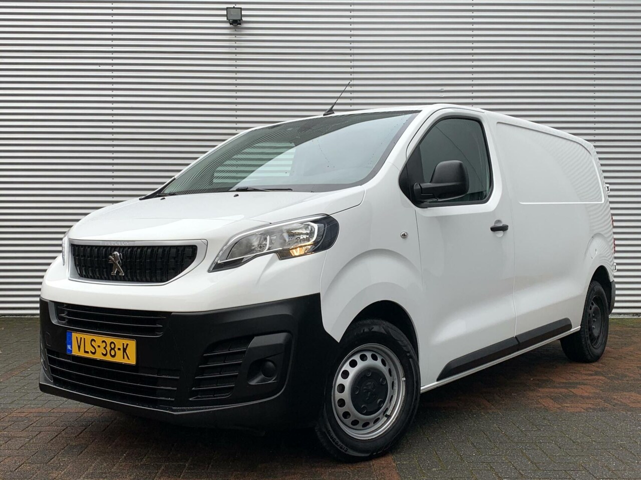 Peugeot Expert - Bestel 2.0 BlueHDI 120 Standard Asphalt - AutoWereld.nl