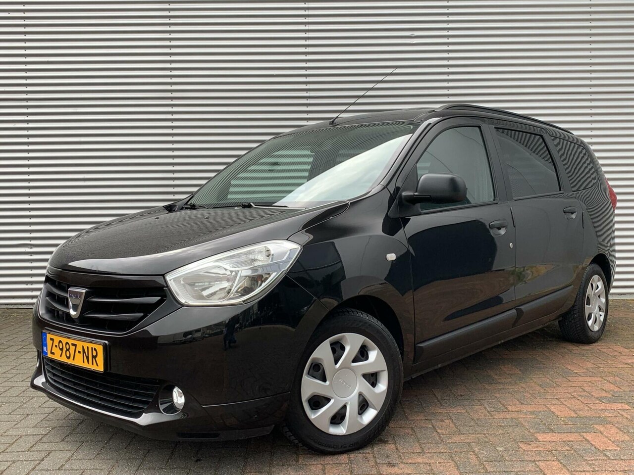 Dacia Lodgy - 1.6 MPi 5 PERSOONS AIRCO CRUISE AUX USB PDC 2014 HOGE INSTAP DEALER ONDERHOUDEN - AutoWereld.nl