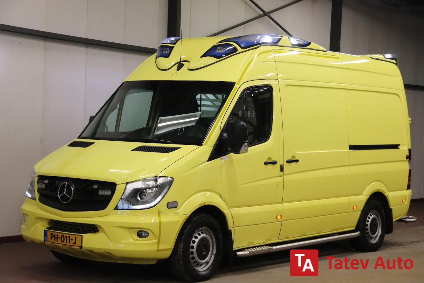 Mercedes-Benz Sprinter - 319 CDI L2H2 AMBULANCE AUTOMAAT Euro 6 Ziekenwagen Rettungswagen Krankenwagen - AutoWereld.nl