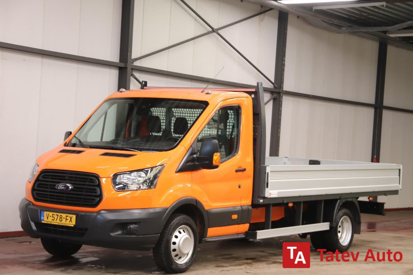 Ford Transit - met nieuwe NIEUWE MOTOR OPEN LAADBAK DUBBELLUCHT TREKHAAK 2800KG - AutoWereld.nl