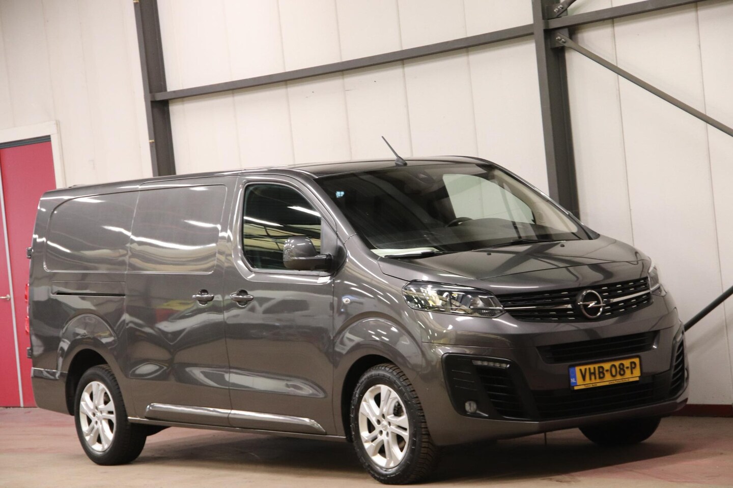 Opel Vivaro - 2.0 CDTI 150PK L3H1 AUTOMAAT EURO 6 Opel Vivaro 2.0 CDTI L3H1 Innovation - AutoWereld.nl