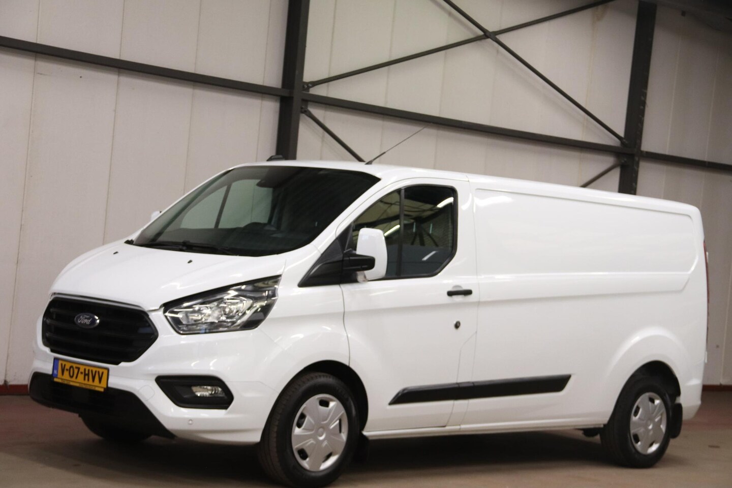 Ford Transit Custom - 2.0 TDCI L2H1 Financial Lease 295 euro per maand - AutoWereld.nl