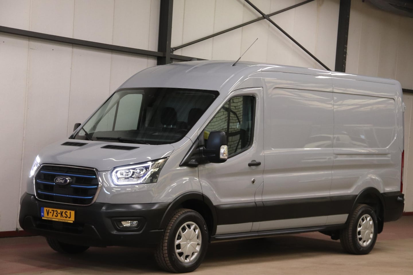 Ford E-Transit - L3H2 Trend 68 kWh ELEKTRISCH NAVIGATIESYSTEEM - AutoWereld.nl