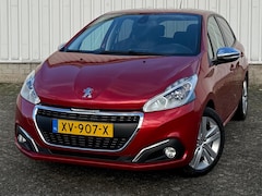 Peugeot 208 - 1.2 PureTech Signature Navigatie, Dealer onderhouden, Trekhaak, CruiseControl, Airco