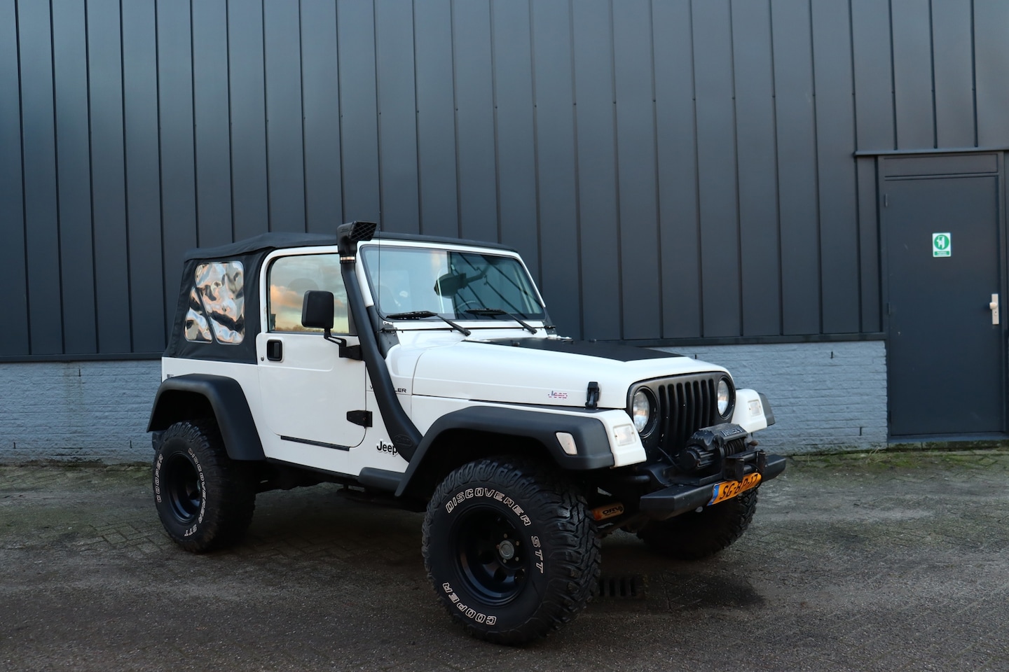 Jeep Wrangler - 4.0i Hardtop 4.0i Hardtop - AutoWereld.nl