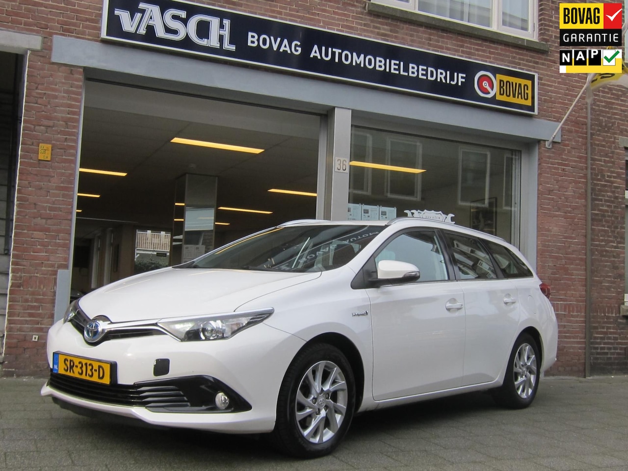 Toyota Auris Touring Sports - 1.8 Hybrid Aspiration All In Prijs Bovaggarantie - AutoWereld.nl