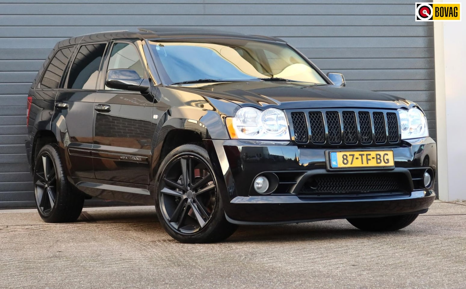 Jeep Grand Cherokee - 6.1 V8 Hemi SRT-8 Boston/Youngtimer/426PK - AutoWereld.nl