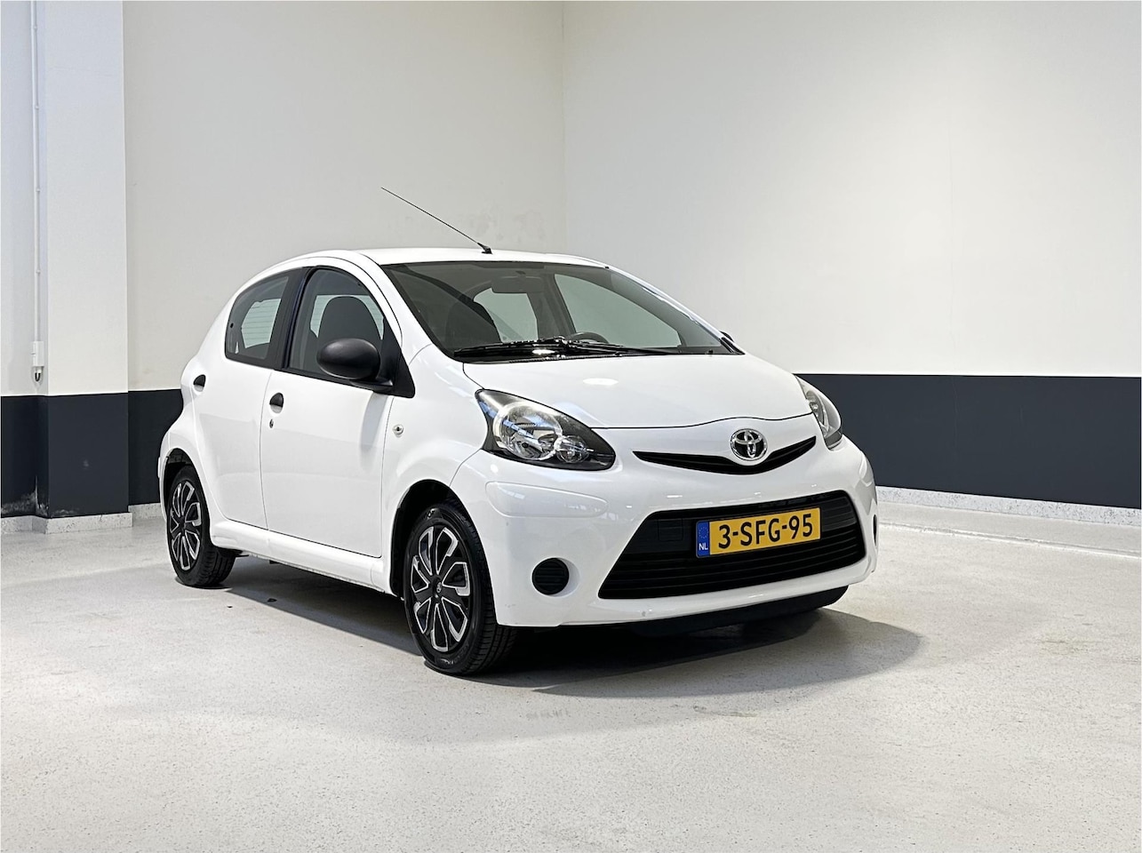 Toyota Aygo - 1.0 VVT-i Now |Airco| C.V | NL |5-drs | - AutoWereld.nl