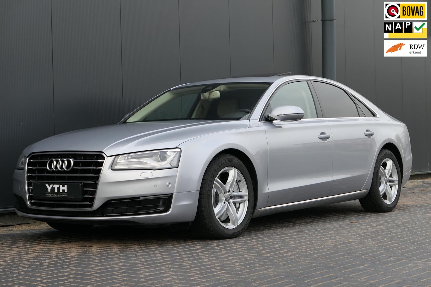 Audi A8 - 4.0 TFSI quattro Pro Line+ Schuifdak TV Leder Privacy Memory Luchtvering - AutoWereld.nl