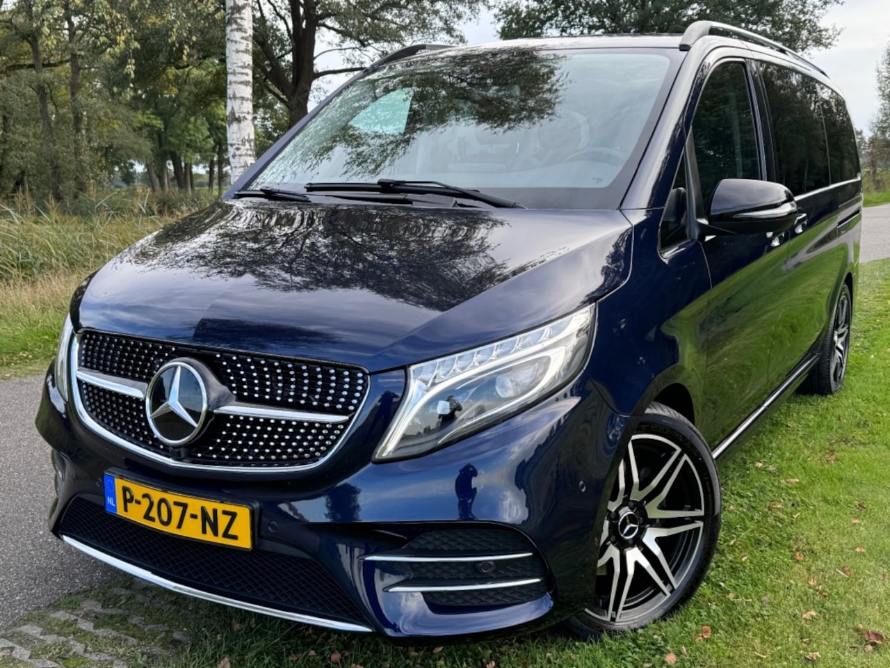 Mercedes-Benz V-klasse - V220 CDI / AMG / PANO /  7ZITTER / 19 INCH / MARGE incl BPM - AutoWereld.nl