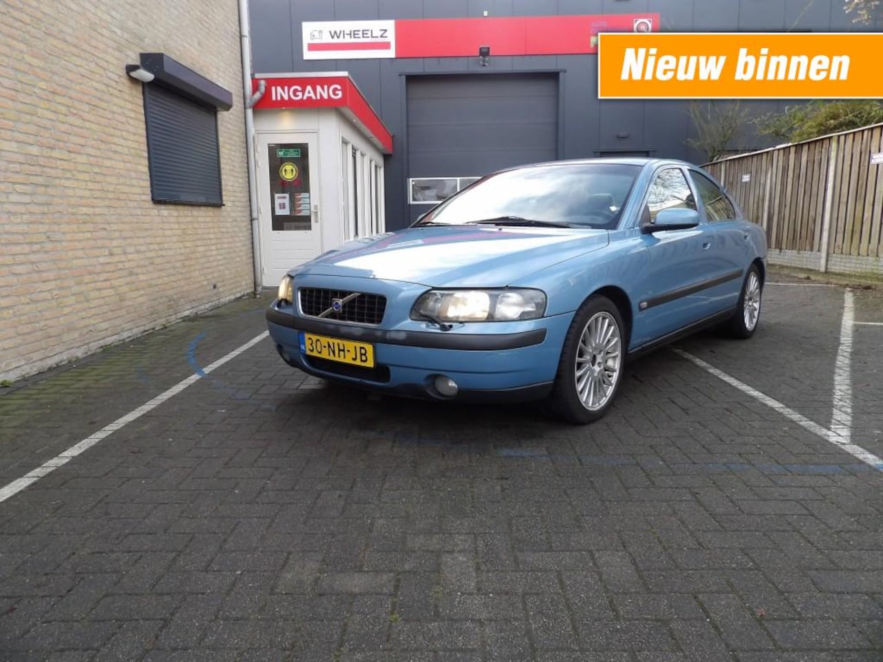 Volvo S60 - 2.5 V5 - leder - ecc - trekhaak - in nette staat - AutoWereld.nl