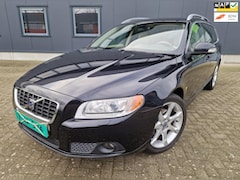 Volvo V70 - 2.0 Summum, leder, trekhaak, PDC, bijtel vriendelijk