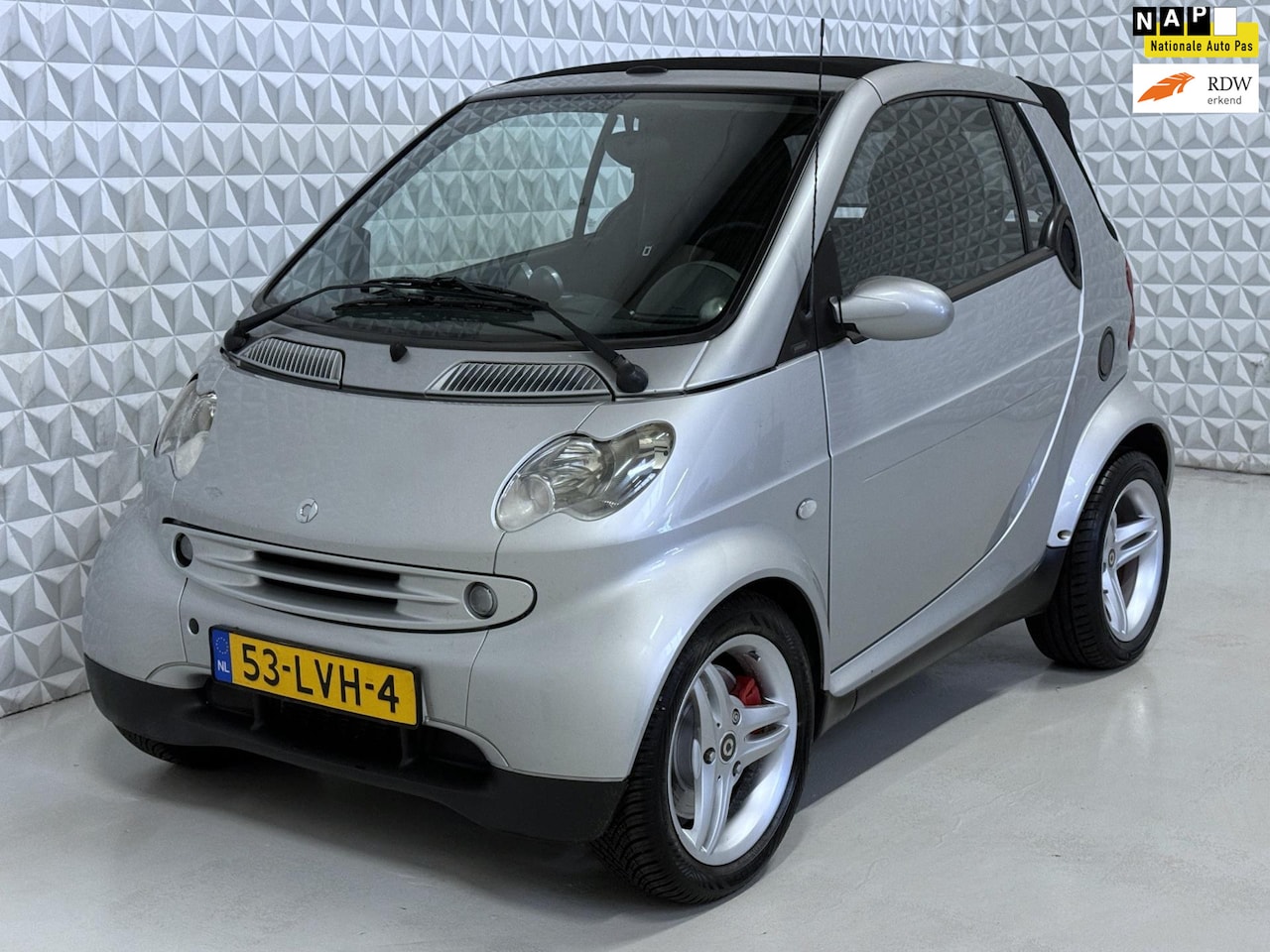 Smart Fortwo cabrio - 0.8 CDI Airco Leder interieur AUTOMAAT - AutoWereld.nl