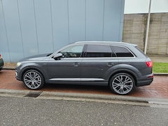 Audi Q7 - 3.0 TDI e-tron Quattro 341pk 3x S line Panodak Luchtvering Headup Acc Camera Elektrische s