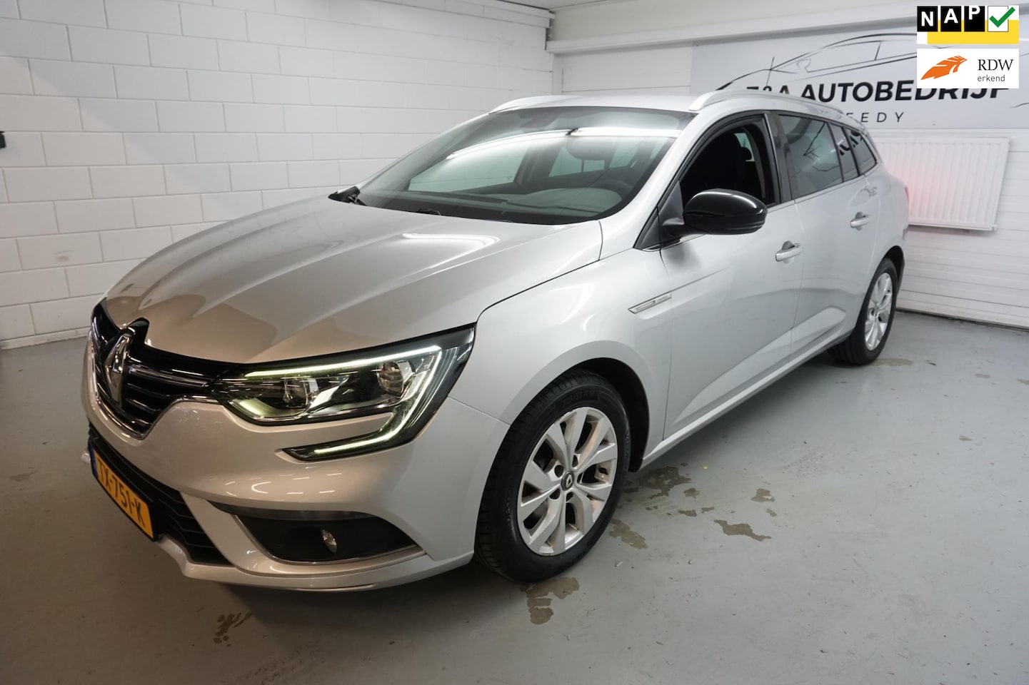 Renault Mégane Estate - 1.3 TCe Limited / NAVI / NAP/EXPORT €6250 - AutoWereld.nl