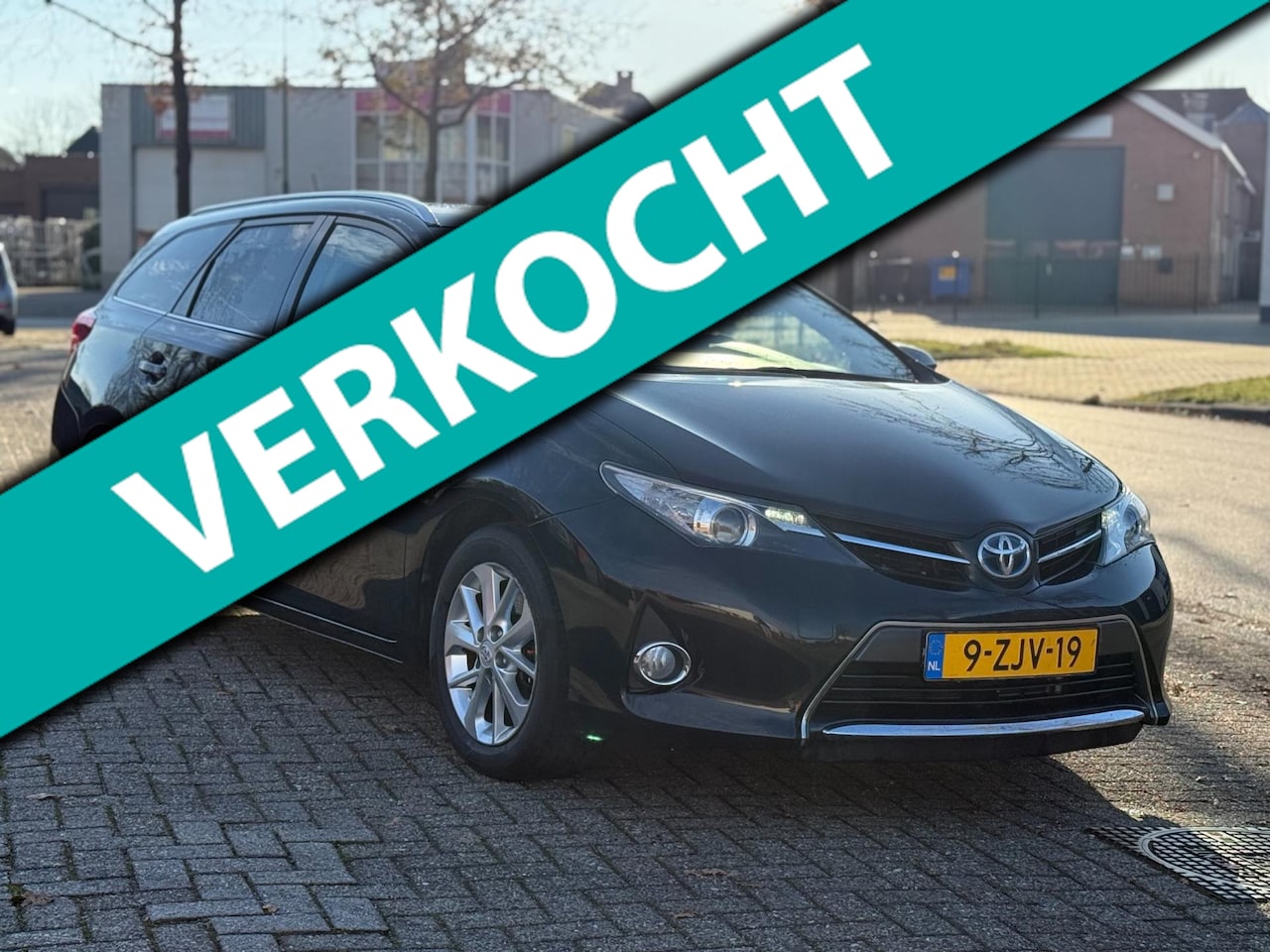 Toyota Auris Touring Sports - 1.8 Hybrid Lease / Panoramadak / Nette Auto! - AutoWereld.nl