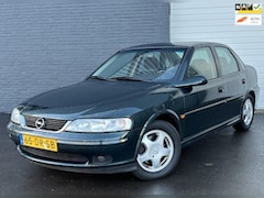 Opel Vectra - 1.6-16V Sport Edition CLIMA/LMV/TREKHAAK/NAP