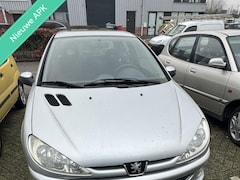 Peugeot 206 - 1.4 Forever/lage km/dakraam