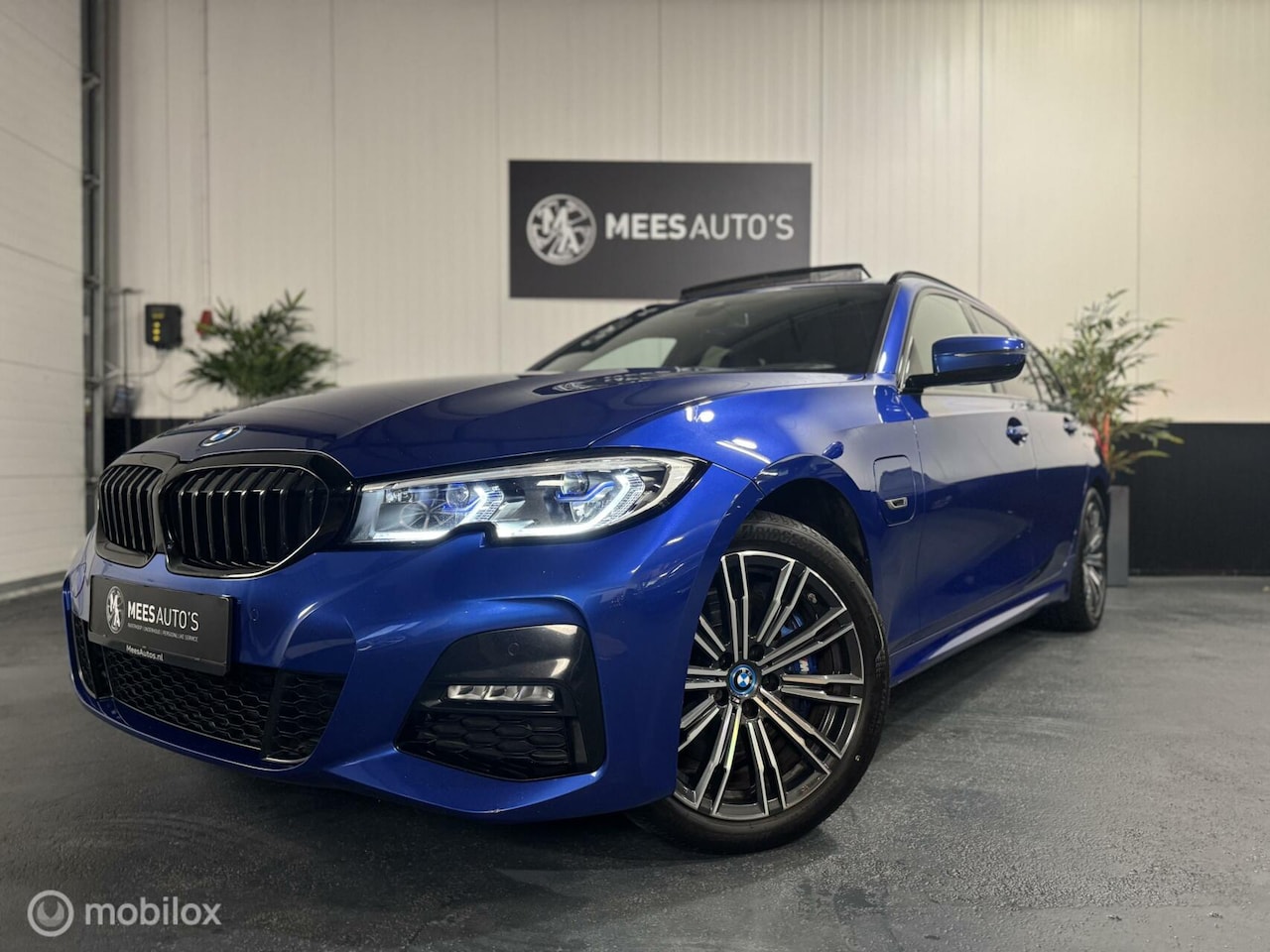 BMW 3-serie Touring - 330e High Executive|Pano|CarPlay|PDC|HUD - AutoWereld.nl