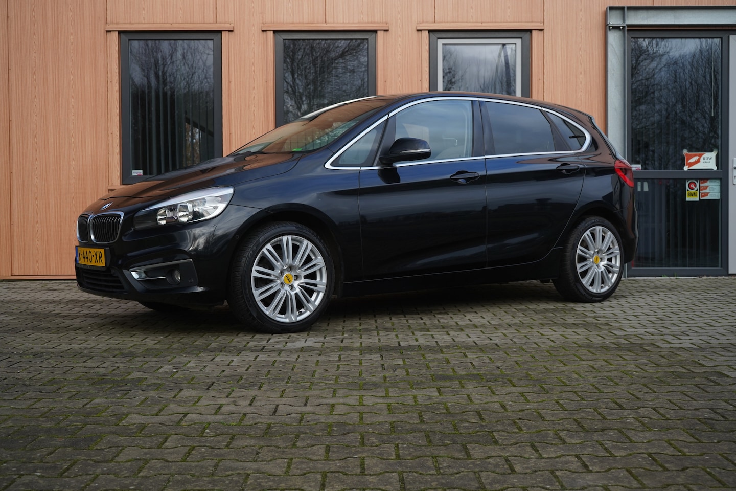 BMW 2-serie Active Tourer - 225i xDrive High Exec. | Luxury | Trekhaak - AutoWereld.nl