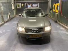 Audi A4 Limousine - 2.4 S line