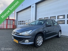 Peugeot 206 - 1.4 Génération/5-Drs/Airco/Cruise/NAP/Nw.APK