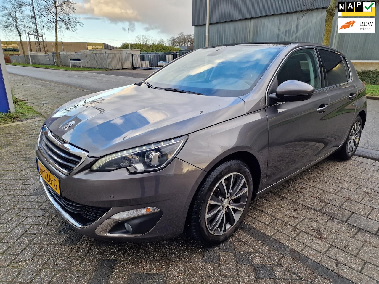 Peugeot 308 - 1.2 PureTech Blue Lease Premium 1.2 PureTech Blue Lease Premium, Automaat, Inruil mogelijk. - AutoWereld.nl