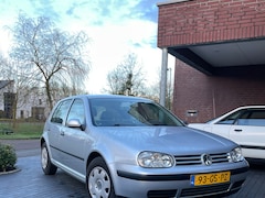 Volkswagen Golf - 1.4-16V Trendline