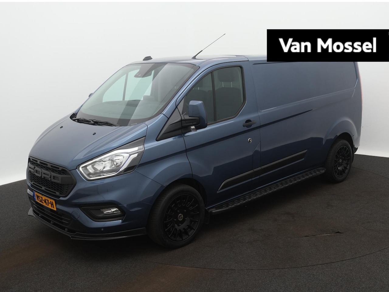 Ford Transit Custom - 300 2.0 TDCI L2H1 Limited | 130 PK | Automaat | Navigatie | Achteruitrijcamera | Trekhaak - AutoWereld.nl