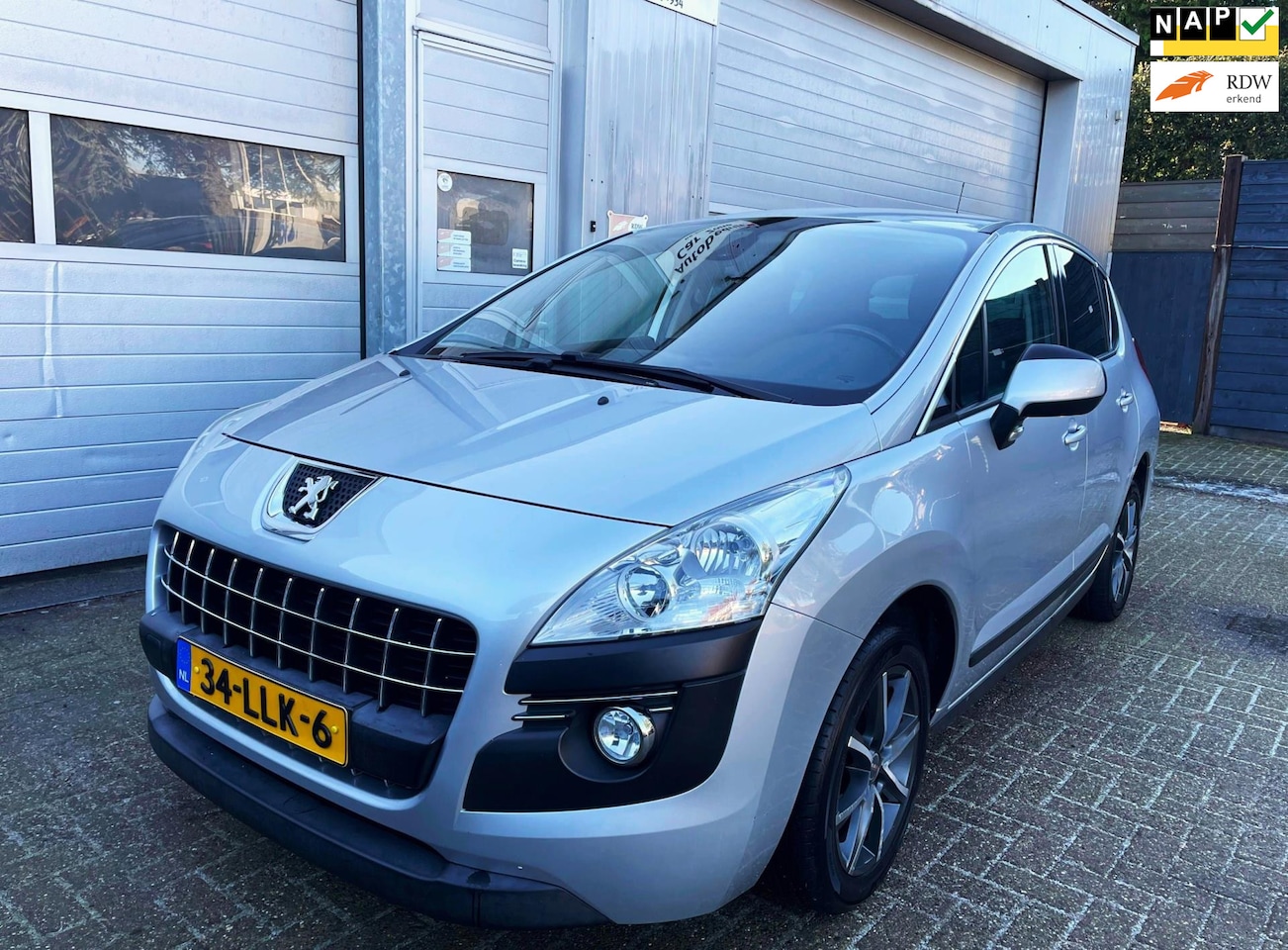 Peugeot 3008 - 1.6 VTi-Navi-Clima-Cruis-Velgen-Trekhaak-Nw APK - AutoWereld.nl