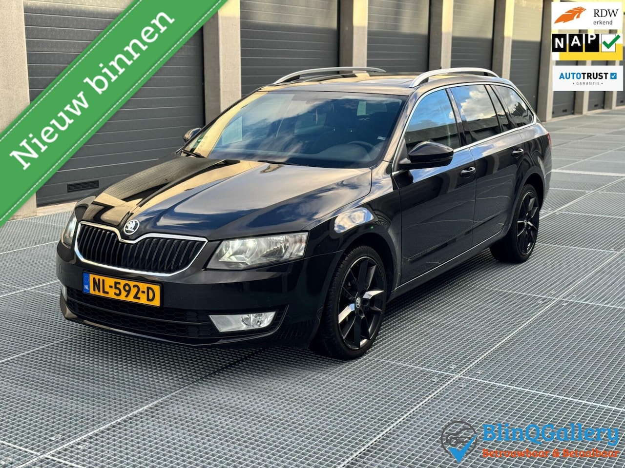 Skoda Octavia Combi - 1.6 TDI |Pano|Camera|Stoelverw|Automaat - AutoWereld.nl