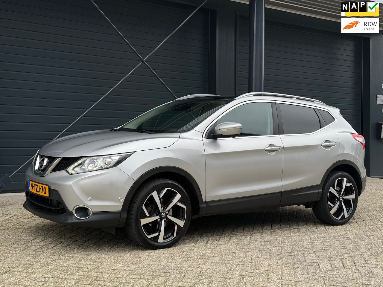 Nissan Qashqai - 1.6 dCi Tekna 1.6 dCi Tekna, Leder, Panodak, Stoelverwarming, Trekhaak - AutoWereld.nl