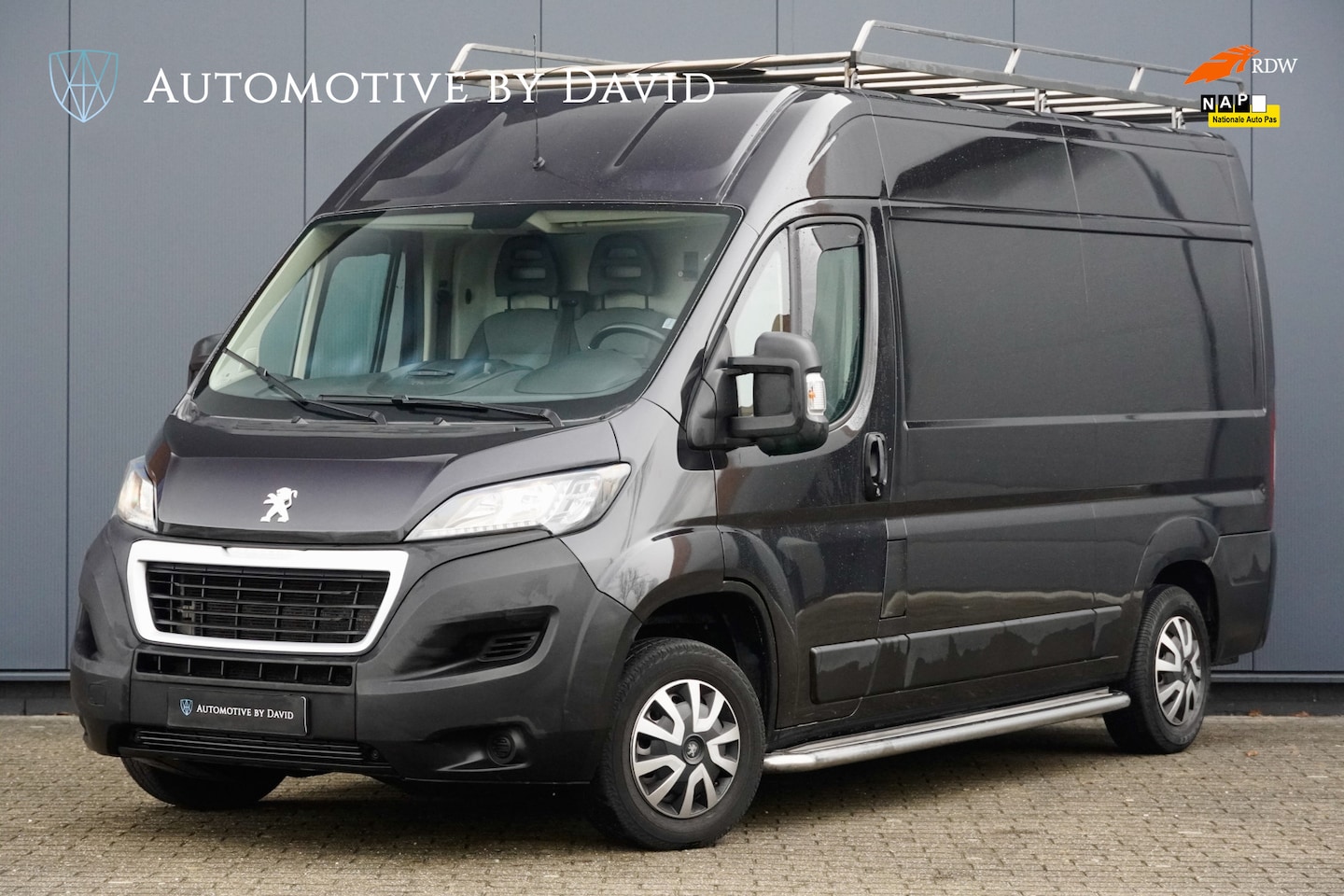 Peugeot Boxer - 335 2.0 BlueHDI 131 pk L2H2 PREMIUM / TREKHAAK / AIRCO / NAVI / CAMERA / IMPERIAAL / CRUIS - AutoWereld.nl