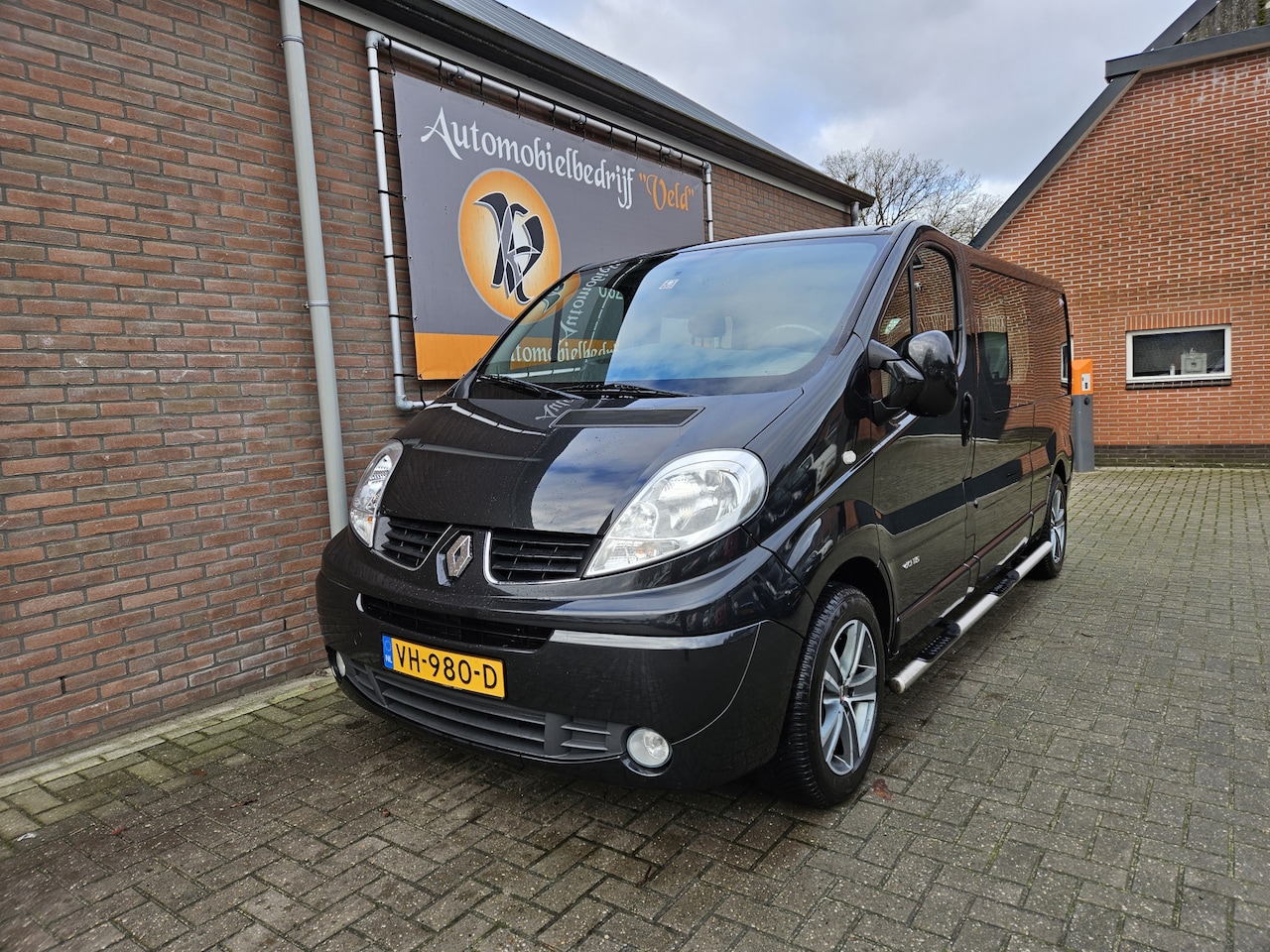 Renault Trafic - 2.0 dCi T29 L2H1 DC Eco Black Edition 2.0 dCi T29 L2H1 DC Eco Black Edition - AutoWereld.nl