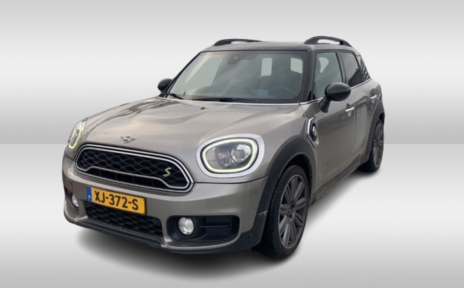 MINI Countryman - Mini 2.0 Cooper S E ALL4 Chili / Panoramadak / Camera / Head-up / 19'' / Leder / Navigatie - AutoWereld.nl