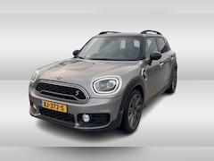 MINI Countryman - 2.0 Cooper S E ALL4 Chili / Panoramadak / Camera / Head-up / 19'' / Leder / Navigatie / St