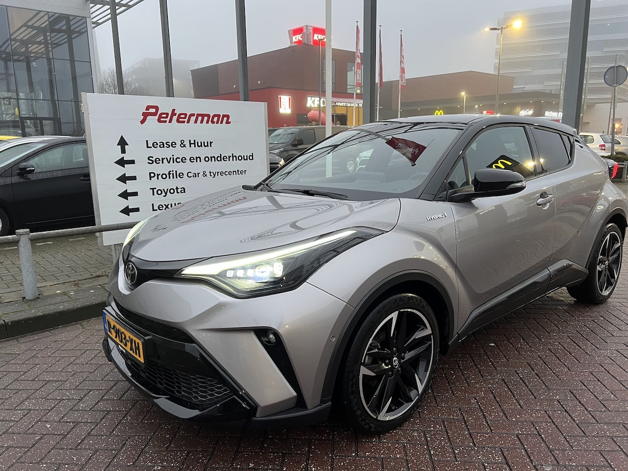 Toyota C-HR - 2.0 Hybrid GR-Sport Prachtige Toyota GR Sport, zo goed als nieuw, van dealer. - AutoWereld.nl