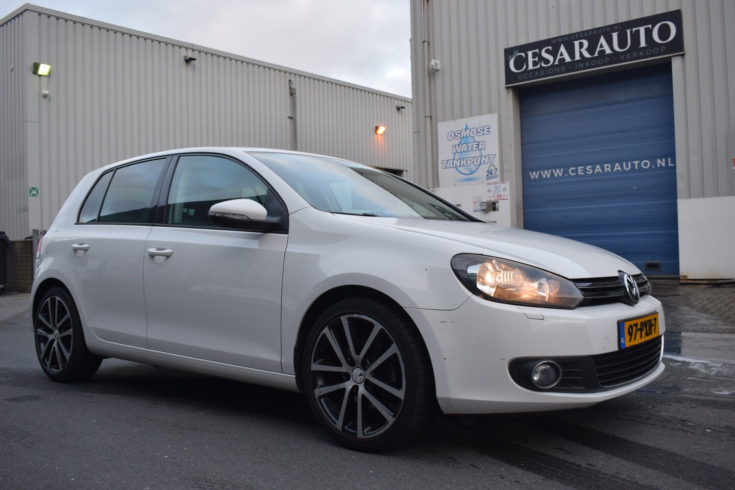 Volkswagen Golf - 1.4 TSI Highline AUTOMAAT / 5 DEURS / 118 DKM - AutoWereld.nl