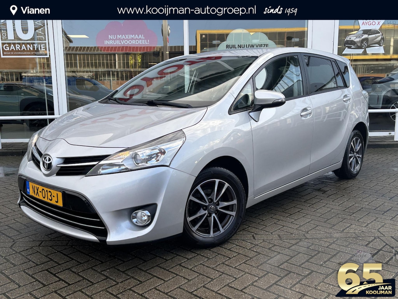 Toyota Verso - 1.8 VVT-i Business nette auto met slechts 116000KM! Ideale gezinsauto - AutoWereld.nl