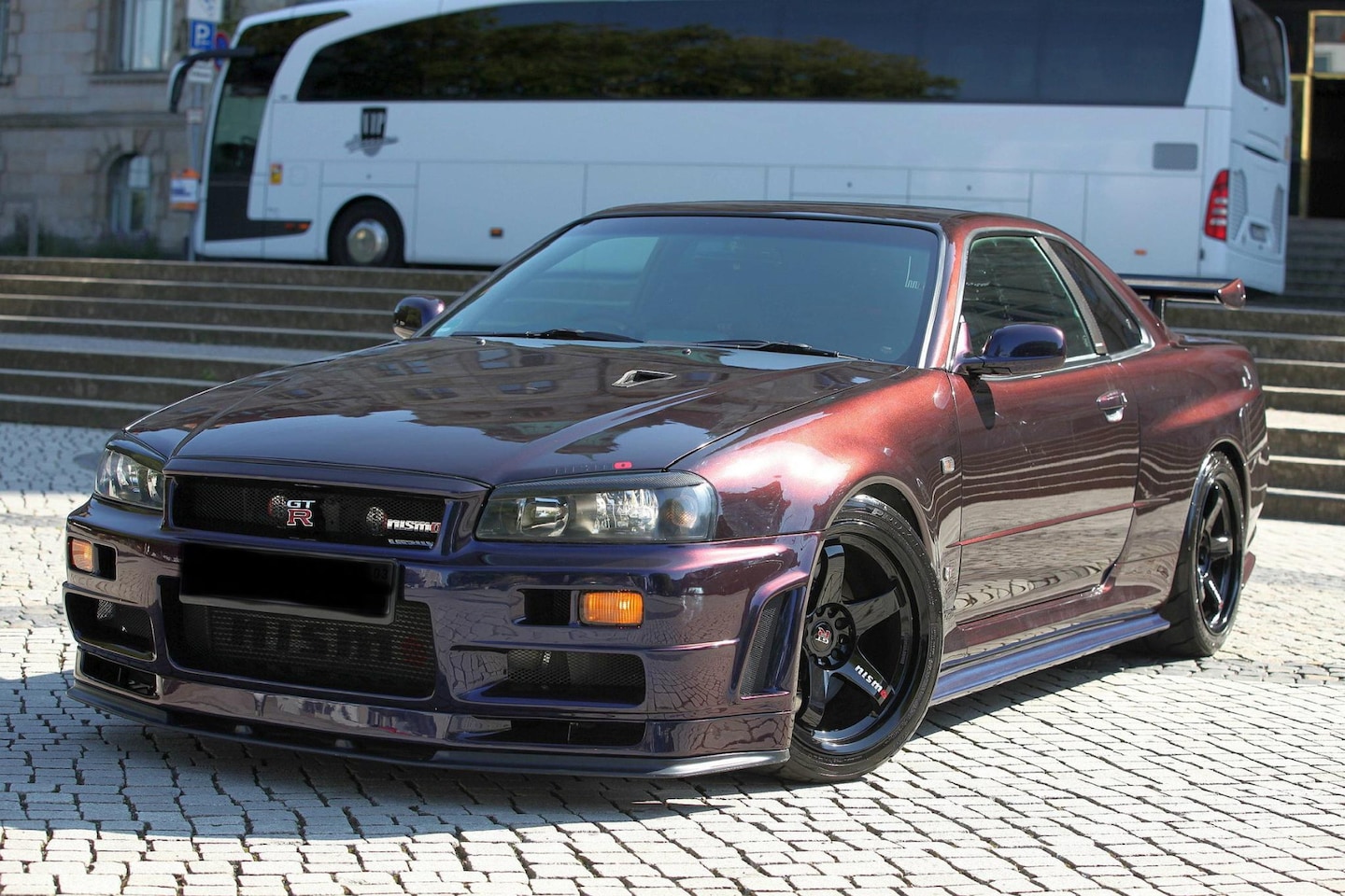 Nissan GT-R - Skyline R34 GTR V-spec Midnight Purple III Nismo S-tune S1 - AutoWereld.nl