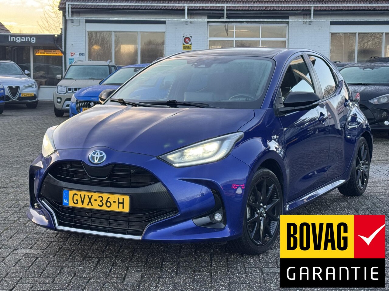 Toyota Yaris - 1.5 Hybrid Executive Sport PANO | NAVI | KLIMA | BOVAG!! - AutoWereld.nl