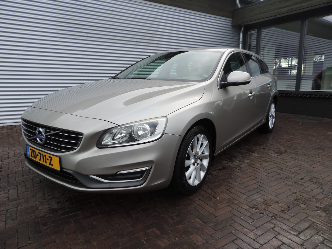 Volvo V60 - 1.6 D2 Summum 1.6 D2 Summum - AutoWereld.nl