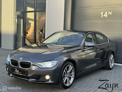 BMW 3-serie - 320i Upgrade Edition | Leder | Xenon | 18'' LM |